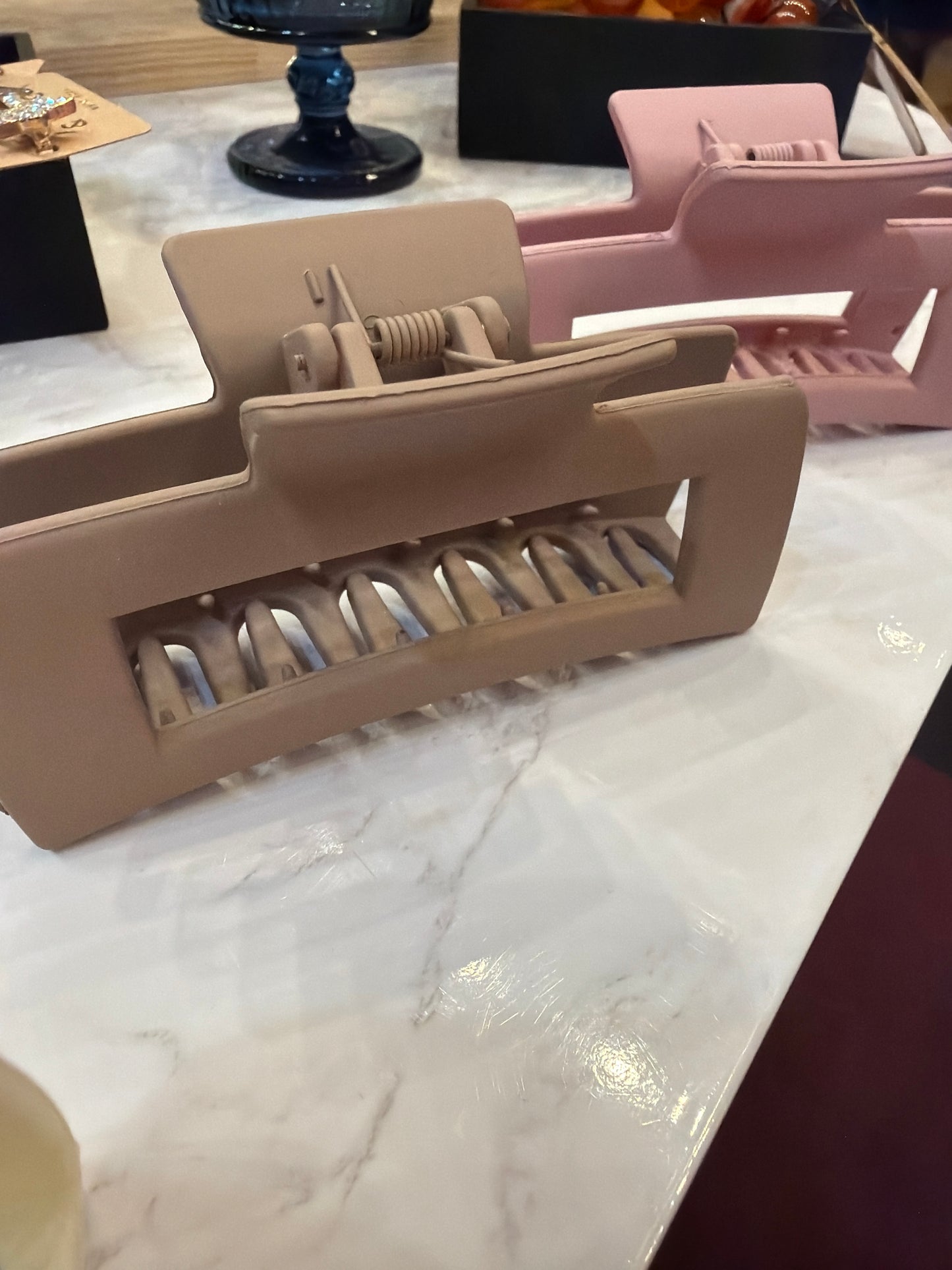 Matte Claw Clips -LG